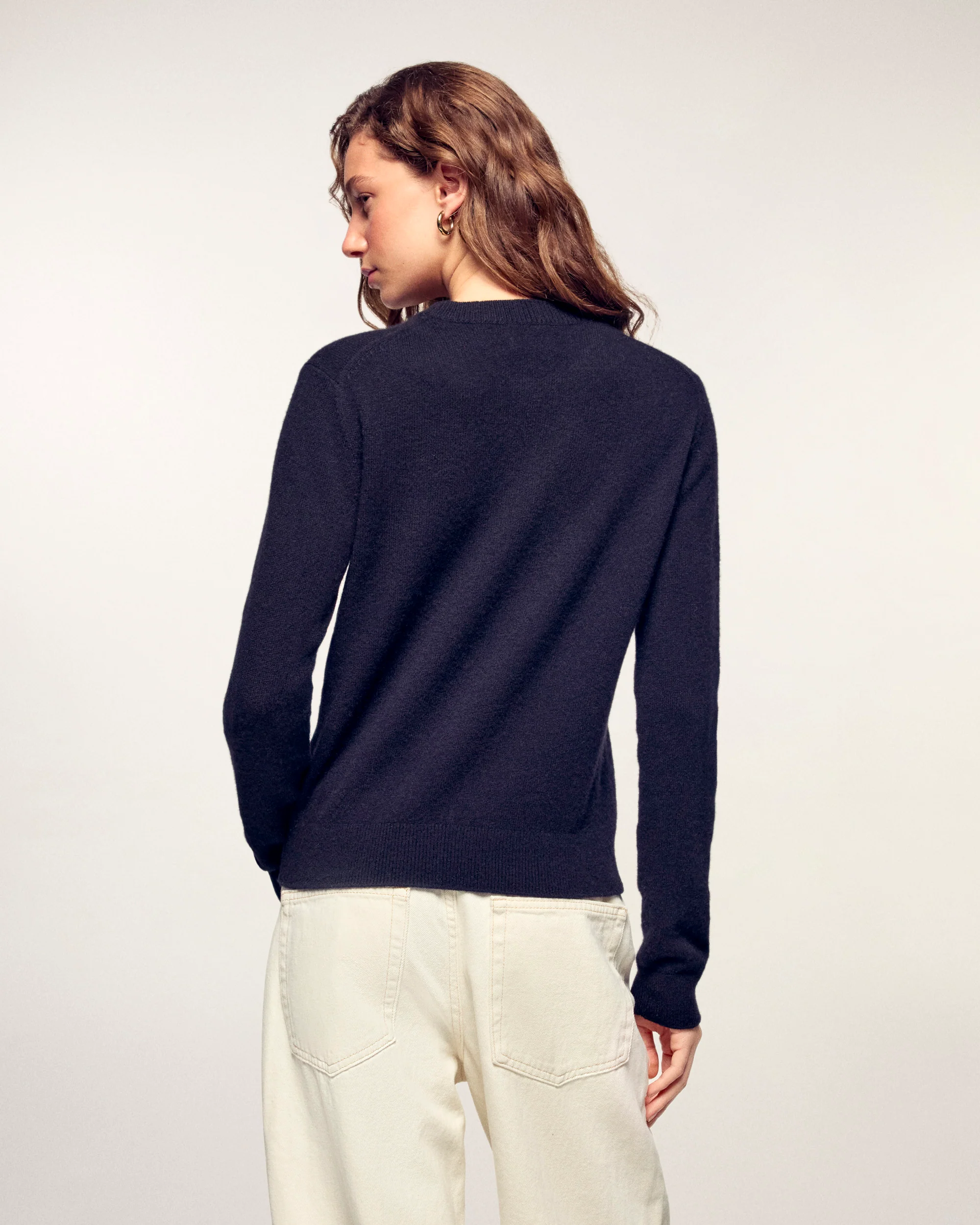Crew Neck Sweater (H25 / FEMME / Black) - Image 4