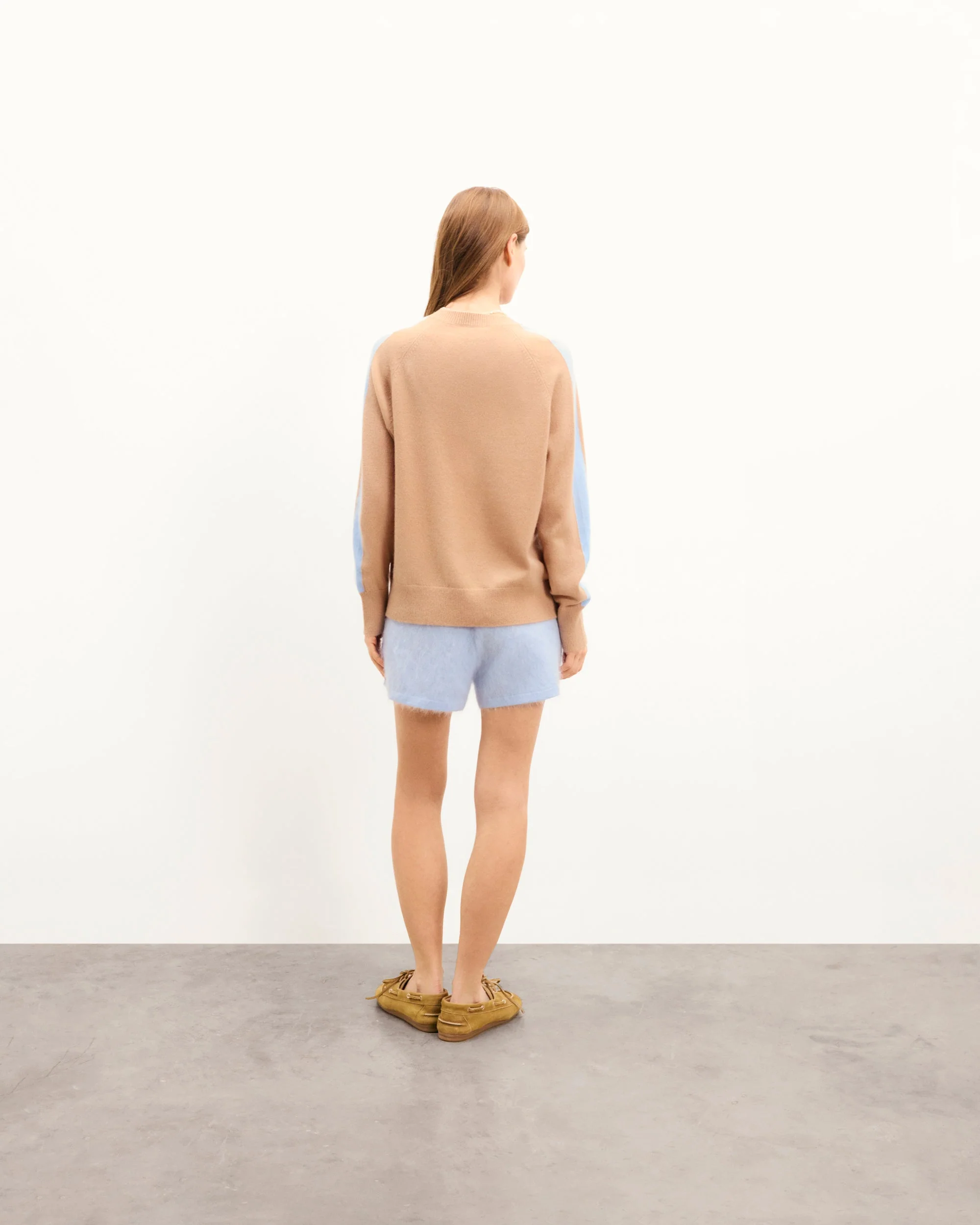 V-Neck Oversized Sweater with Striped Sleeves (S25 / WOMEN / Tropical Camel) - Image 4