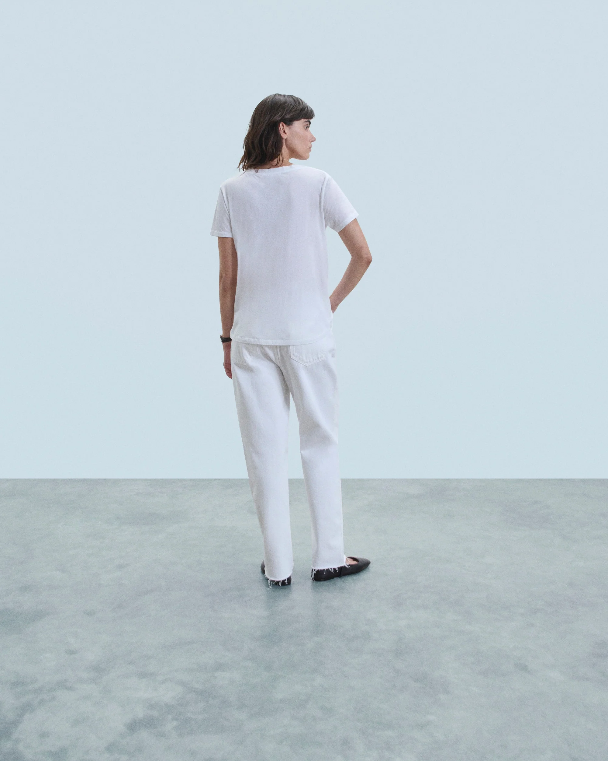 Short Sleeve V-Neck T-shirt (S25 / WOMEN / White) - Image 3