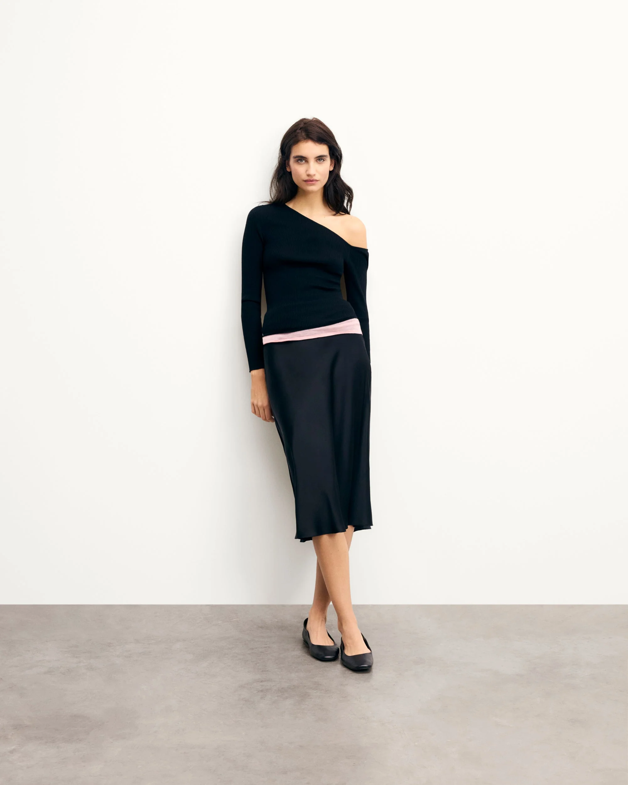 Asymmetrical Top (S25 / WOMEN / Black) - Image 3